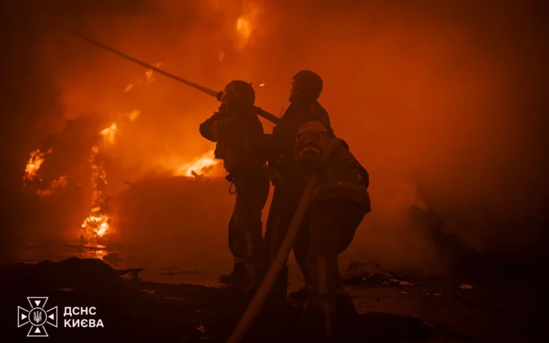 Пожежа в Голосіївському районі, спричинена російським ударом, ліквідована: кількість загиблих у Києві зросла до 16 людей (відео)