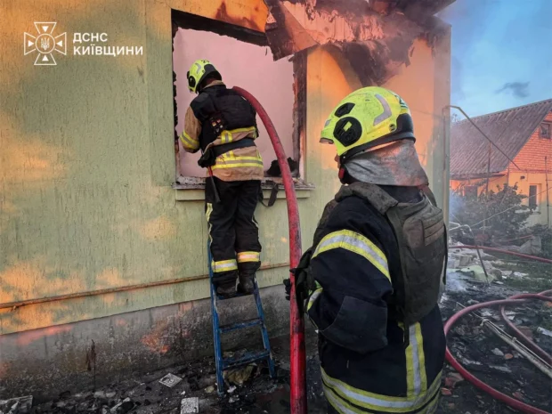 Нічна атака на Київщину: унаслідок російських ударів загинула людина, ще семеро поранені