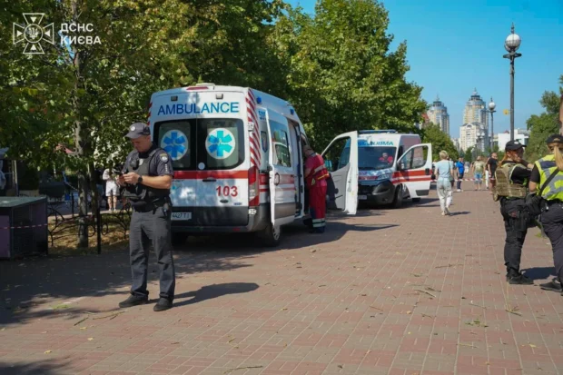 Дворічна дитина загинула у Києві внаслідок денної атаки росіян 
