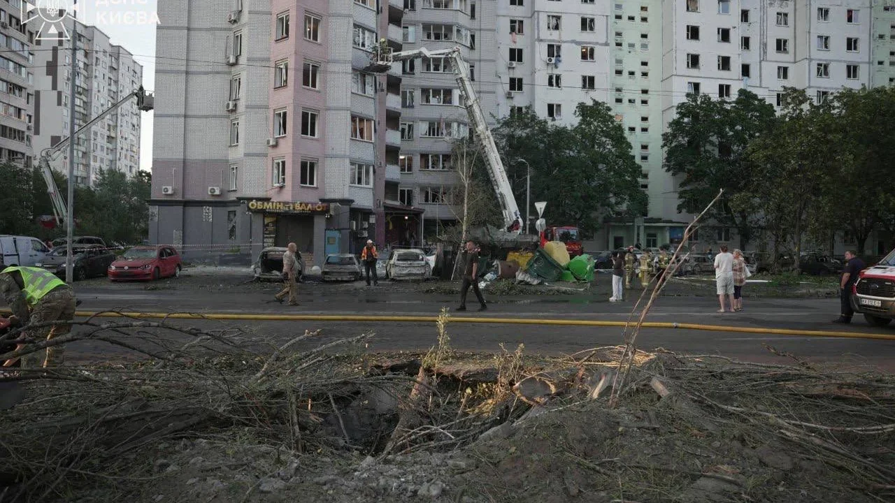 Балістичний удар по Києву: 9 людей загинули, ще 28 поранено, серед них — четверо дітей (відео)