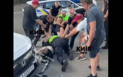 У Києві сталася сутичка між патрульним і ветераном на протезах, поліція оприлюднила відео
