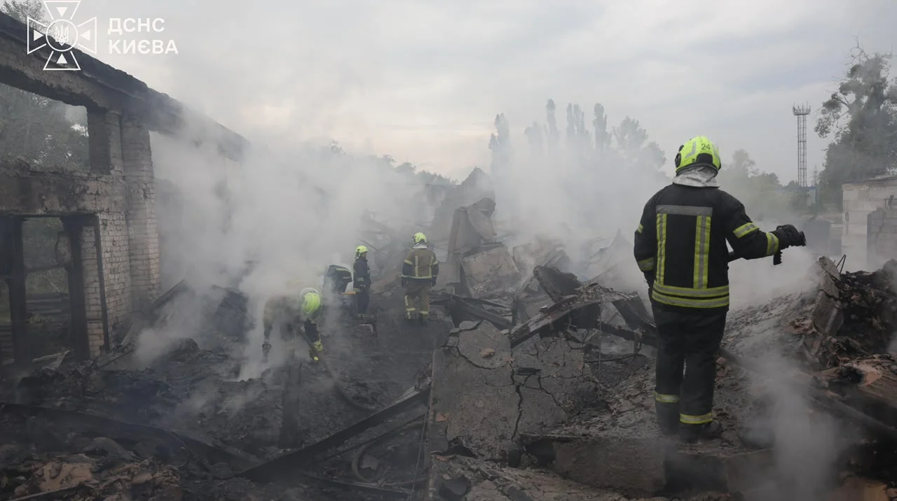 У Києві після російської атаки виявили тіло людини