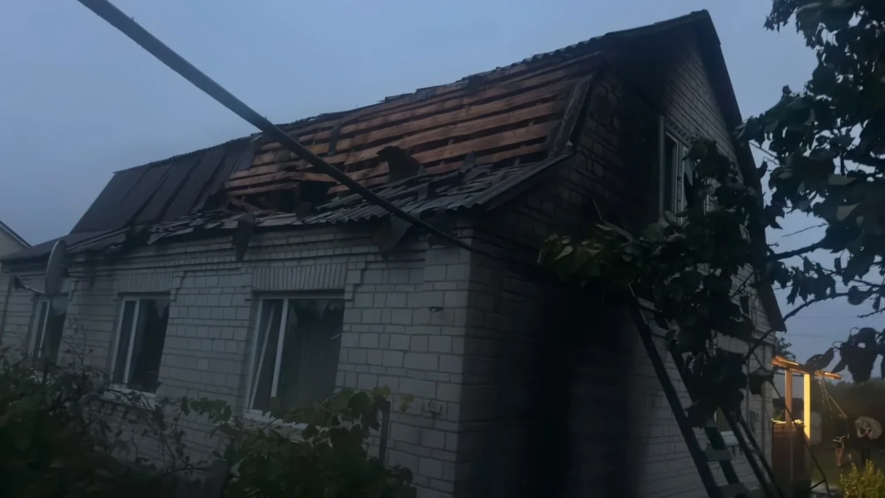 Внаслідок російських ударів по Київщині поранення отримала жінка