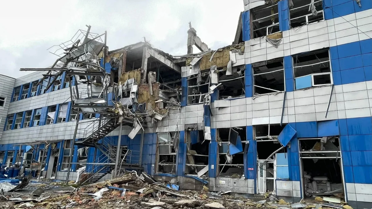 Росіяни пошкодили виробництво та склад «Текстиль-Контакту» у Києві (фото)