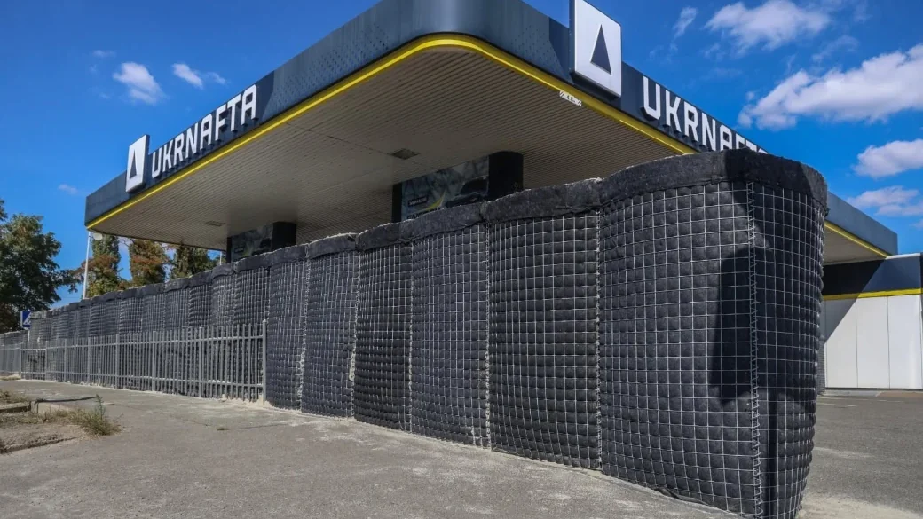 «Укрнафта» встановлює 13 бетонних укриттів на АЗК у Києві та області