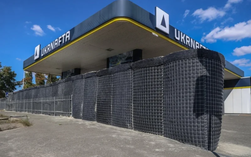 «Укрнафта» встановлює 13 бетонних укриттів на АЗК у Києві та області