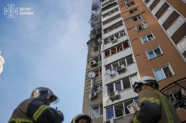 Зранку росіяни вдарили по багатоповерхівці у Києві: серед поранених — вагітна жінка