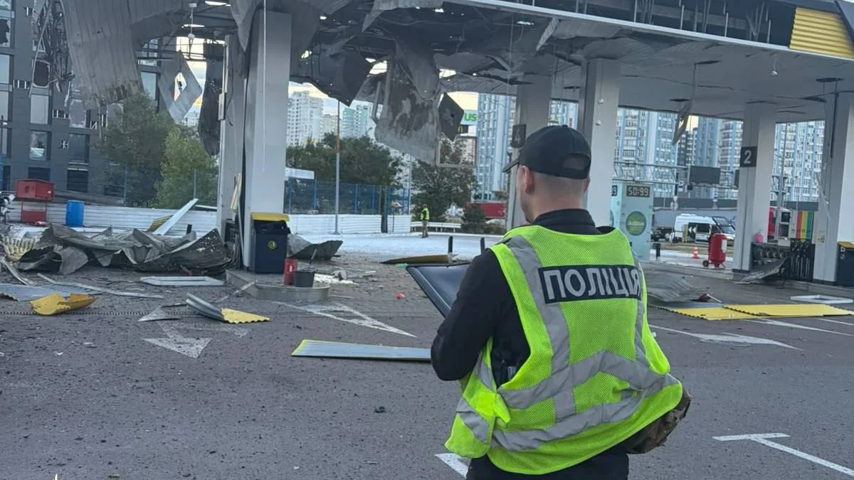 У Києві внаслідок російської атаки загинув чоловік, ще вісім людей постраждали (фото)