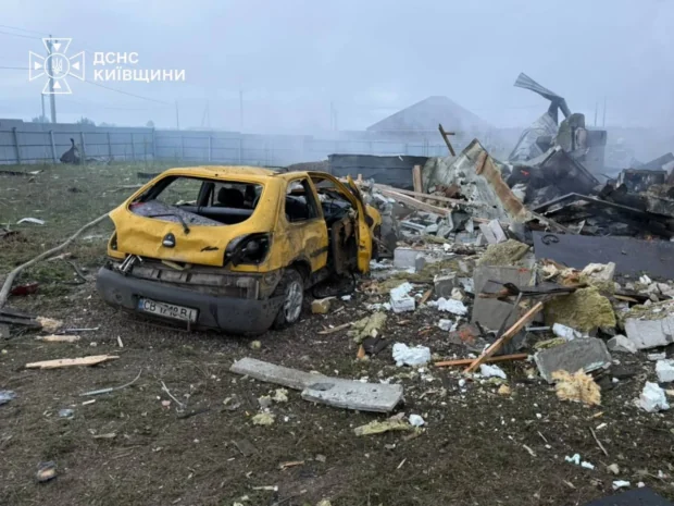 Внаслідок російської атаки на Київщині постраждала ціла родина 