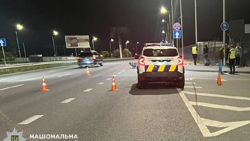 У Києві внаслідок ДТП загинула водійка мотоцикла