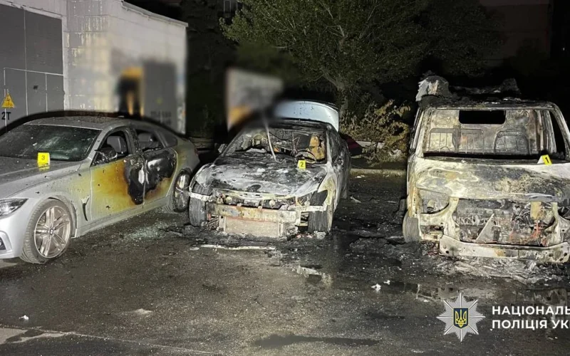 У Києві затримали киянина, який за 1000 доларів підпалив військовий мікроавтобус (фото)