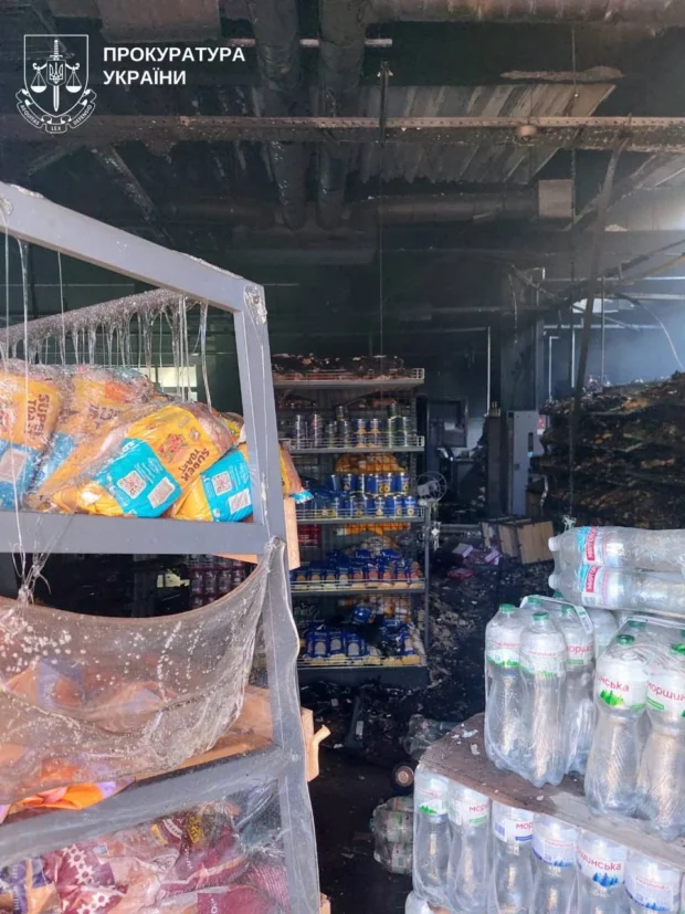 Ранкова атака на Київщину: пошкоджено магазин, чотири людини дістали поранень