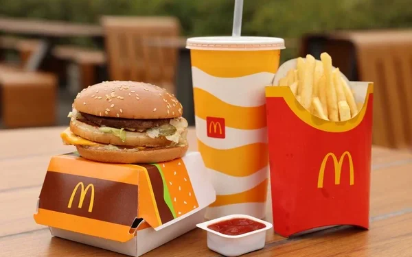 McDonald’s тимчасово скорочує меню в Україні через російські обстріли