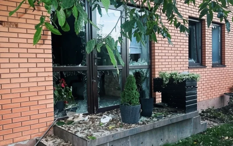 Російська атака на Київщину: постраждали 5 людей, зокрема 8-річна дитина, пошкоджено таунхауси й склади