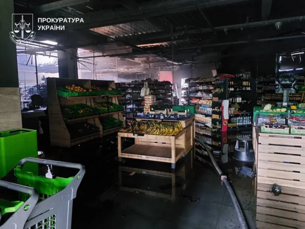 Ранкова атака на Київщину: пошкоджено магазин, чотири людини дістали поранень