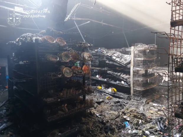 Ранкова атака на Київщину: пошкоджено магазин, чотири людини дістали поранень