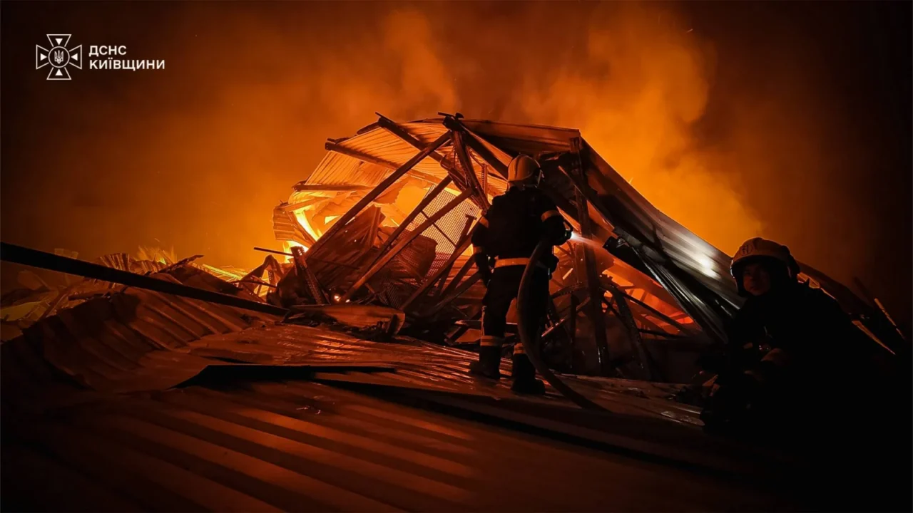 Російські удари по Київщині: у п’яти районах пошкоджено 34 об’єкти, минулося без жертв