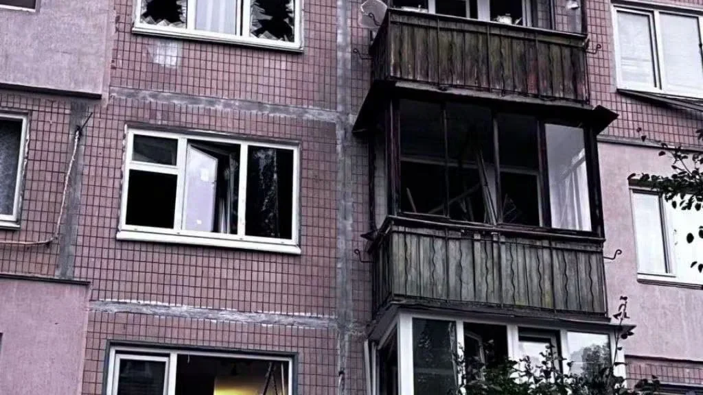 Внаслідок російської атаки в Києві постраждали п’ятеро людей (фото)