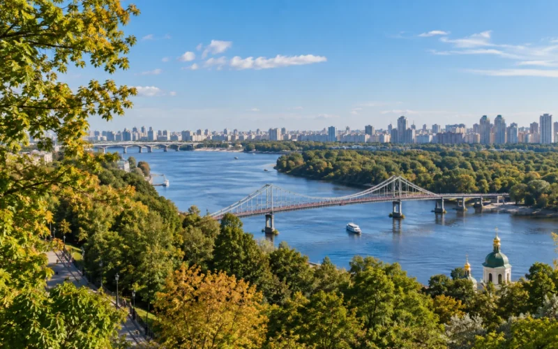 Сонячний день та до +27°С: детальний прогноз погоди у Києві на 9 вересня