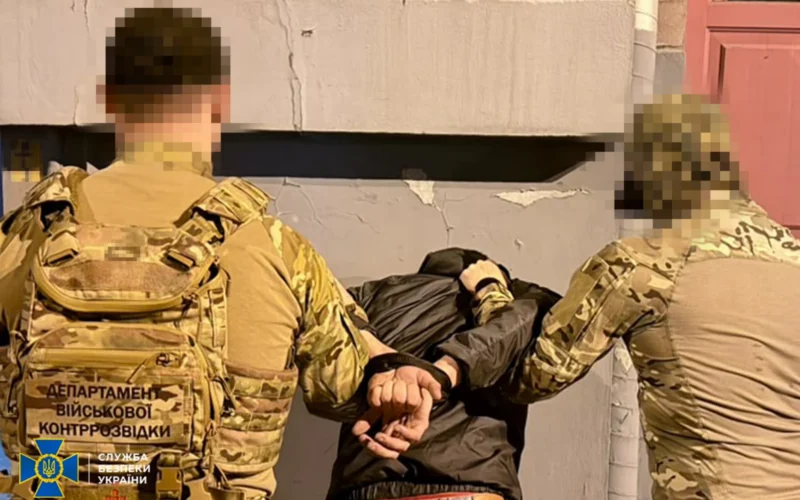 Коригував удари по Києву: СБУ затримала російського агента (відео)