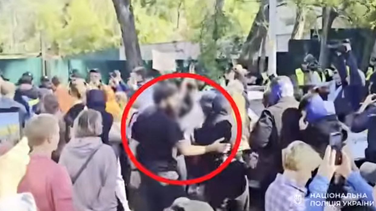 Сутички на Теремках у Києві: затримали організатора конфлікту (відео)