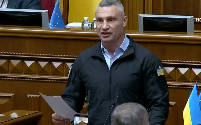 Кличко виступив у Верховній Раді та відкинув звинувачення щодо підготовки Києва до зими