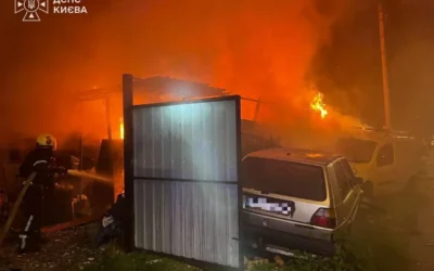 Нічна та вечірня атаки на Київ: рятувальники гасили пожежі у Шевченківському та Солом’янському районах