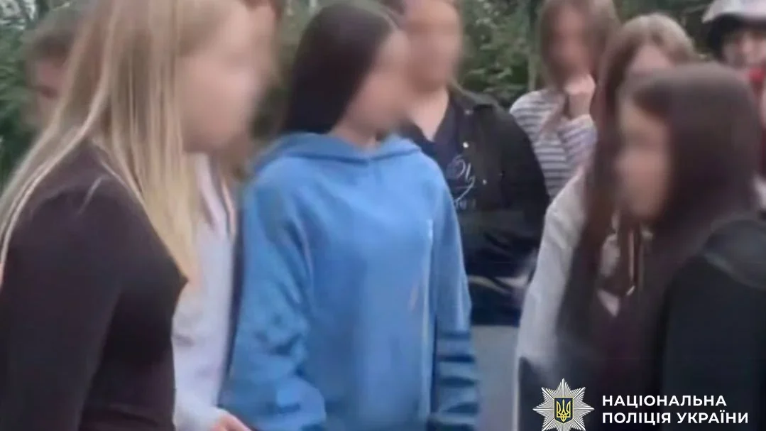 Побиття школярки у Голосіївському районі: поліція притягнула батьків до відповідальності