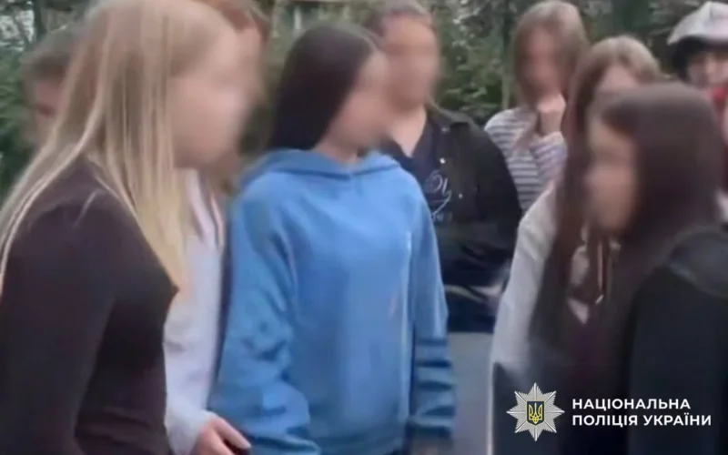 Побиття школярки у Голосіївському районі: поліція притягнула батьків до відповідальності