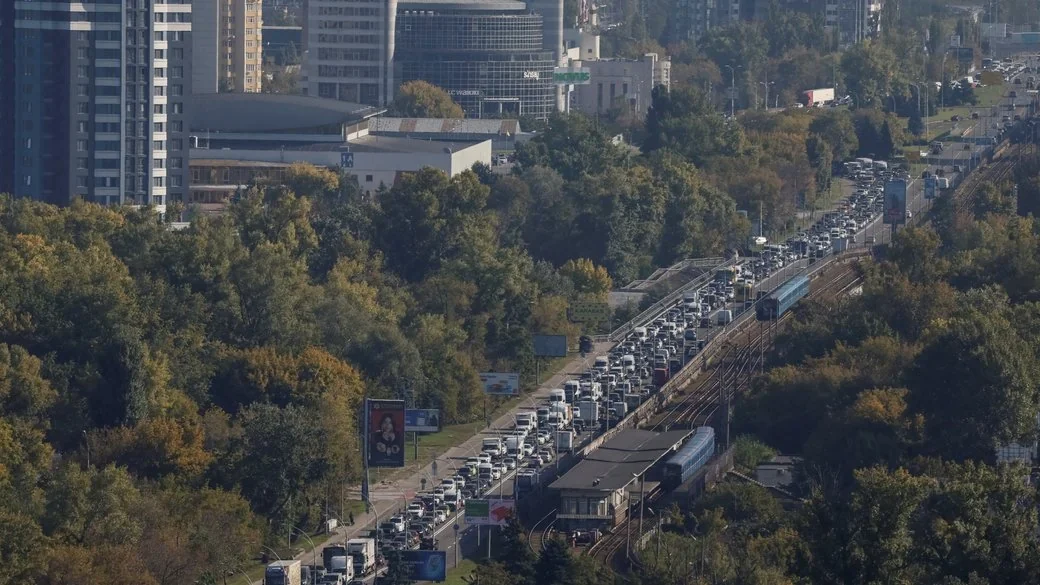 У Києві оновили правила руху мостами під час тривоги