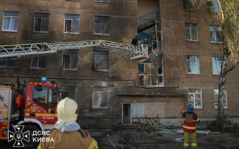 Росіяни атакували школу у Києві: діти перебували в укритті (відео)