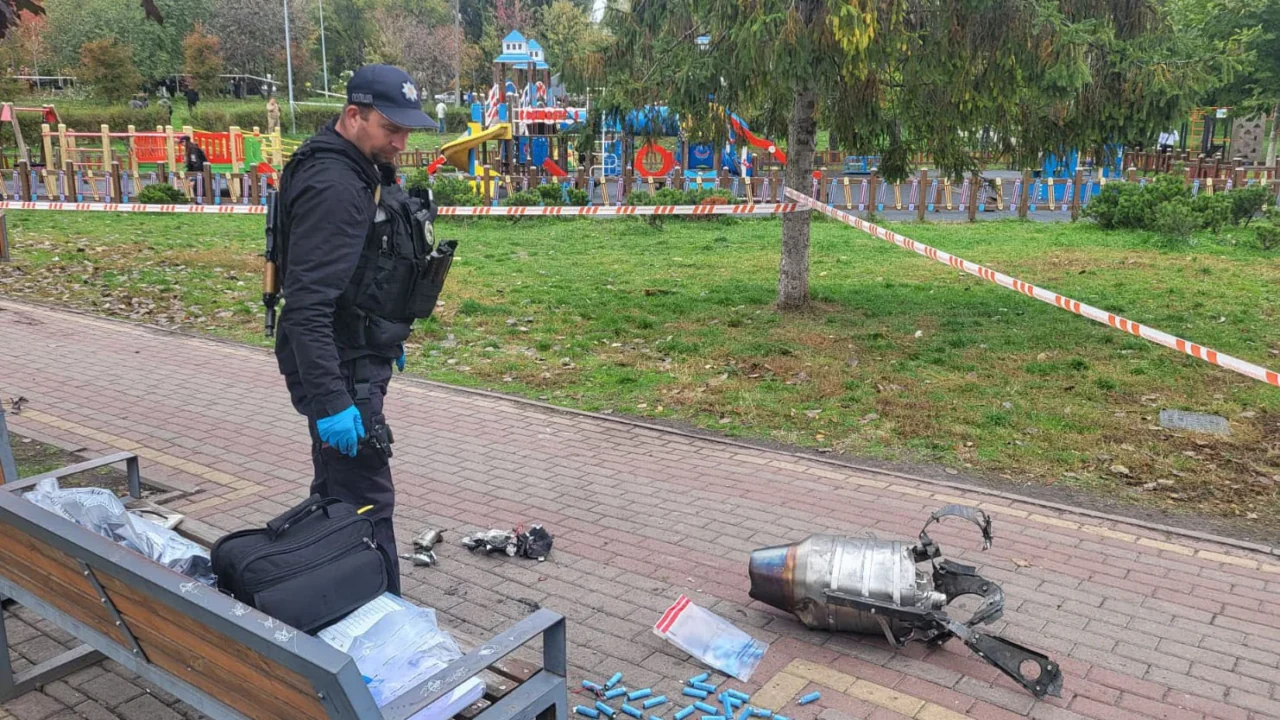 Падіння уламків БпЛА у Солом’янському та Дарницькому районах Києва: є поранені