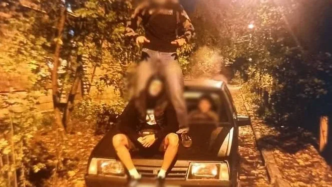 Поки власник був в укритті під час ракетного удару: у Києві 16-річний школяр викрав авто (відео)