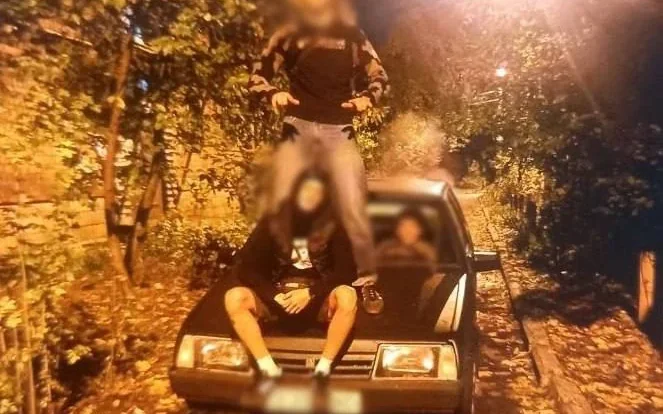 Поки власник був в укритті під час ракетного удару: у Києві 16-річний школяр викрав авто (відео)